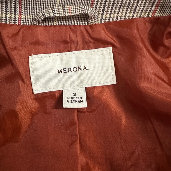 Trench coat. Brown w/white, orange/red, & yellow plaid pattern. Fully lined. - Picture 6 of 8